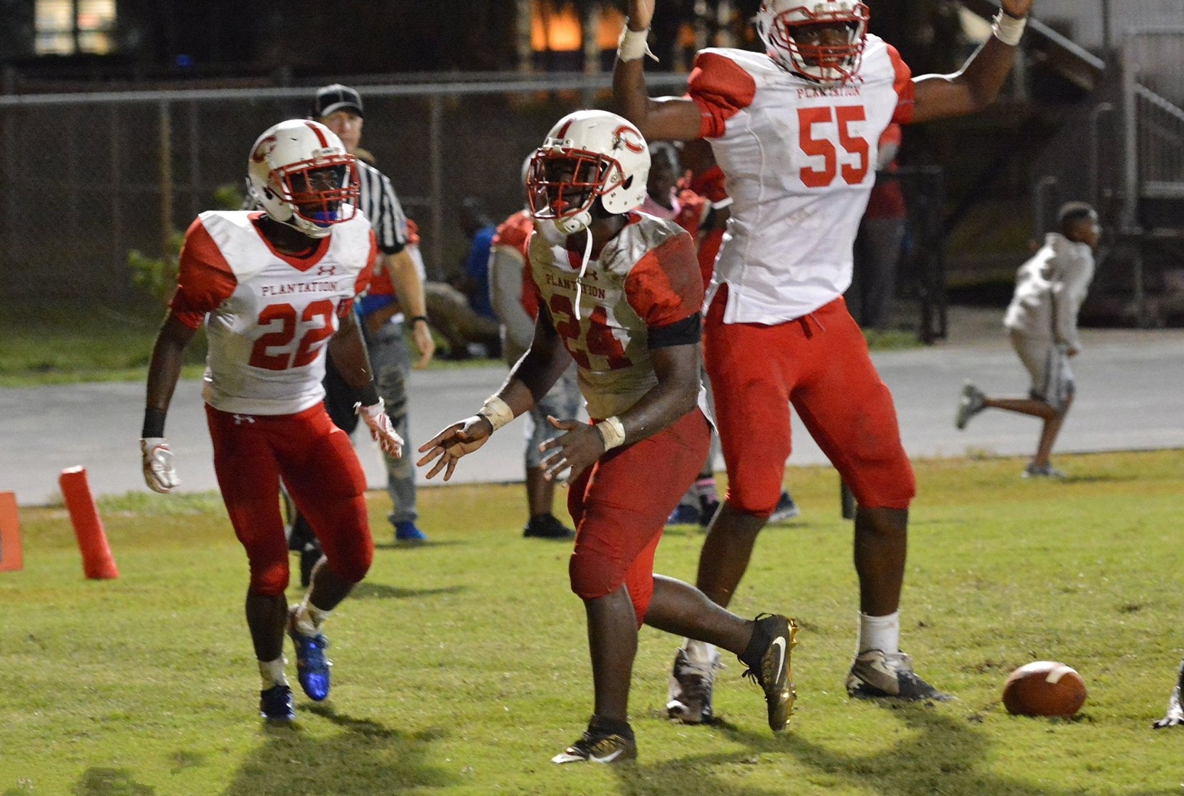 Plantation Holds Off Western, Colonels Earn Big District Win - Football